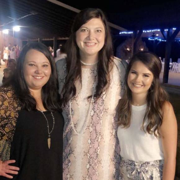 Meet your Posher, Tori - Picture 1 of 1